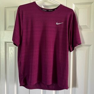 Nike T-shirt Size M❤️❤️
